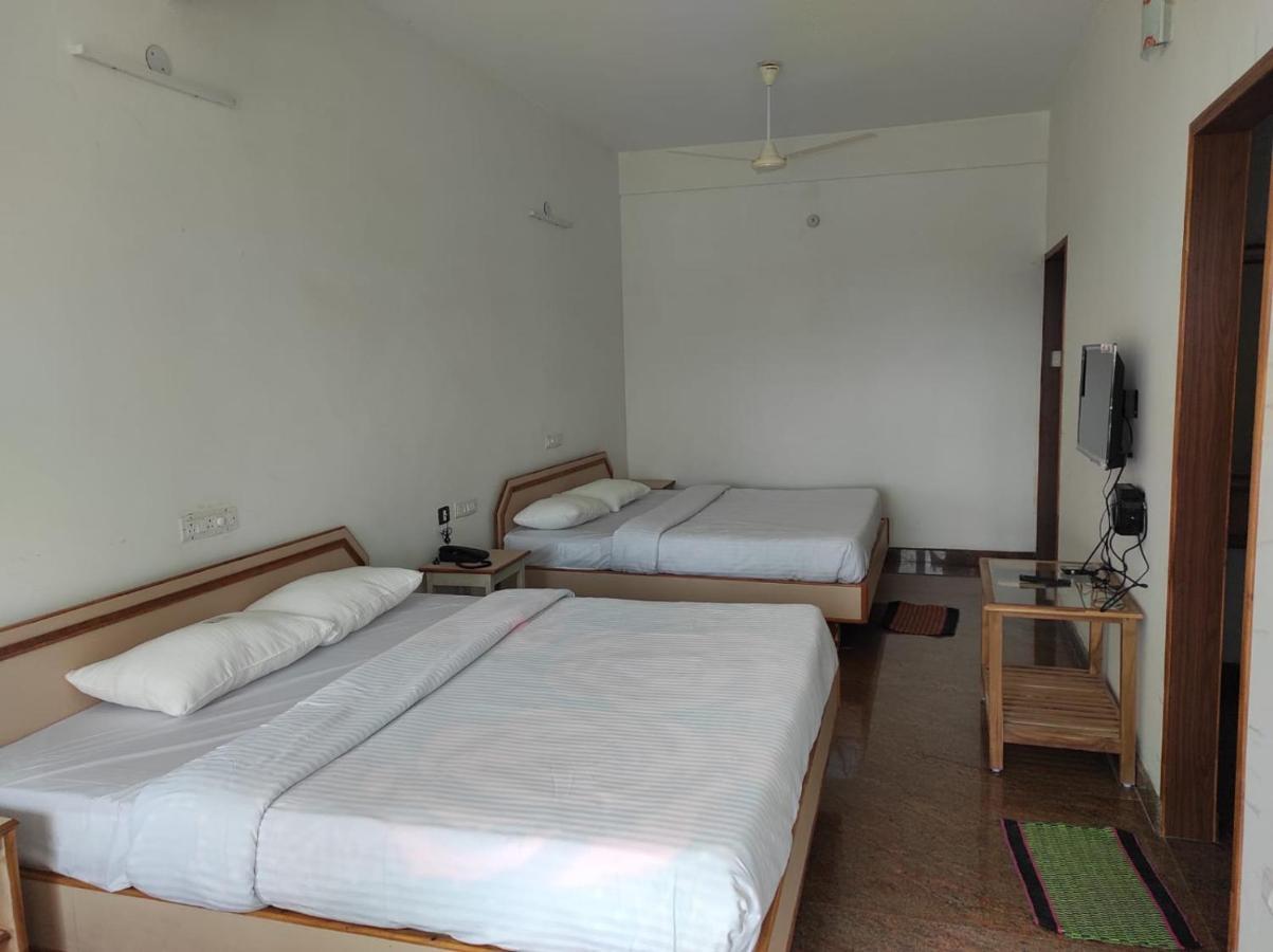 Sabari Residency Hotel Vālpārai Eksteriør billede