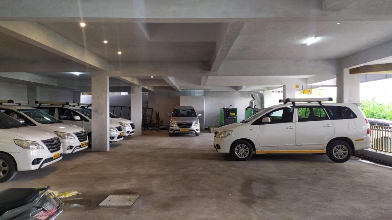 Sabari Residency Hotel Vālpārai Eksteriør billede