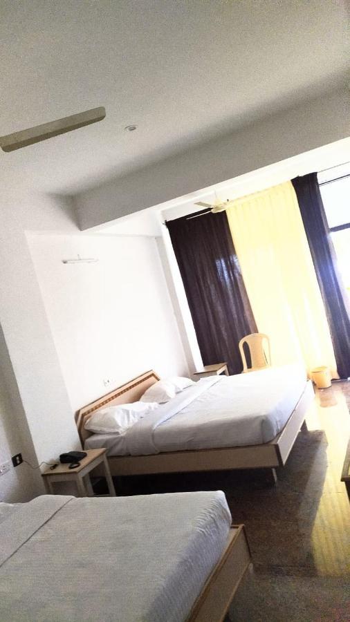 Sabari Residency Hotel Vālpārai Eksteriør billede