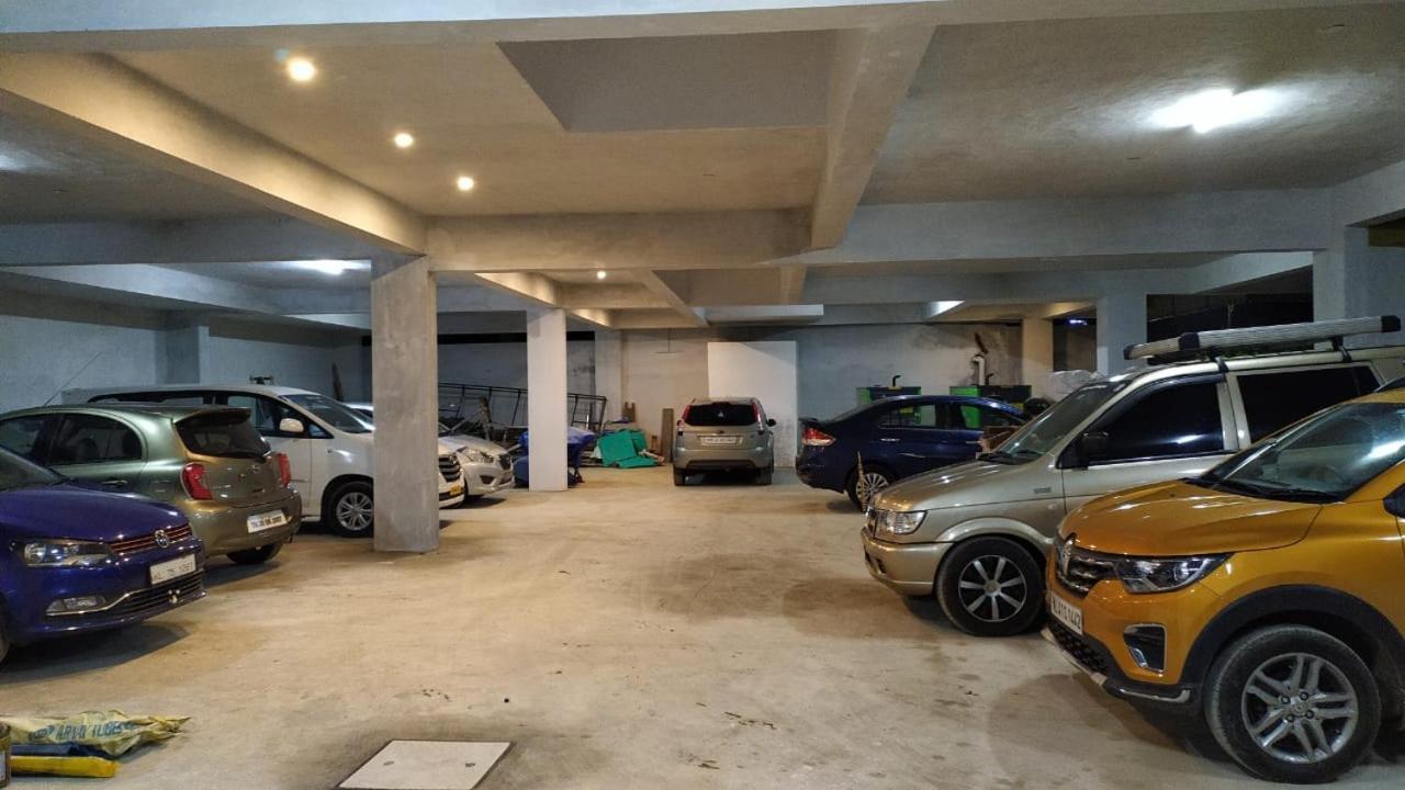 Sabari Residency Hotel Vālpārai Eksteriør billede