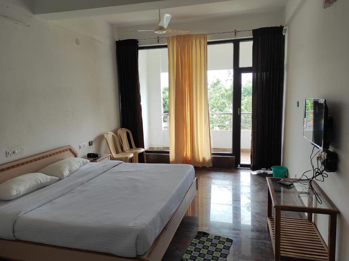 Sabari Residency Hotel Vālpārai Eksteriør billede