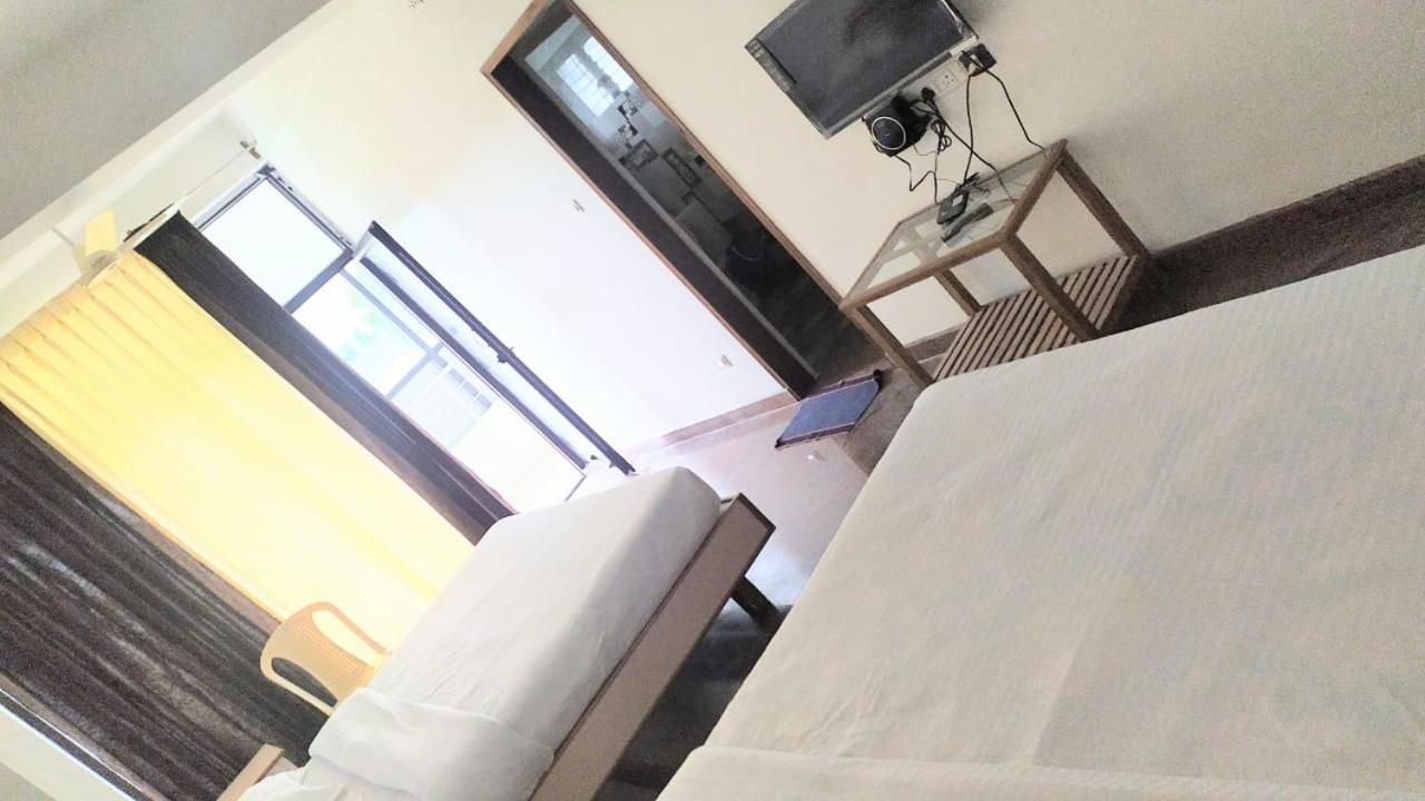 Sabari Residency Hotel Vālpārai Eksteriør billede
